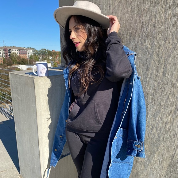 Meet your Posher, Elena - Picture 2 of 4